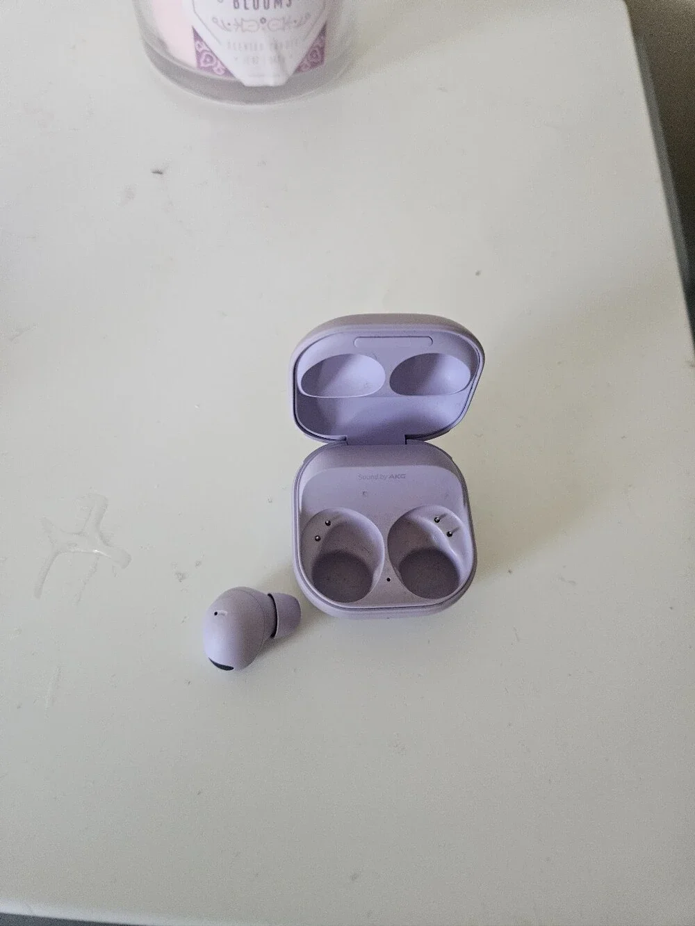 Samsung Lavender Wireless Earbud Case